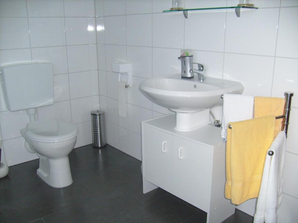 Apartment Adam Bechenheim Habitación foto